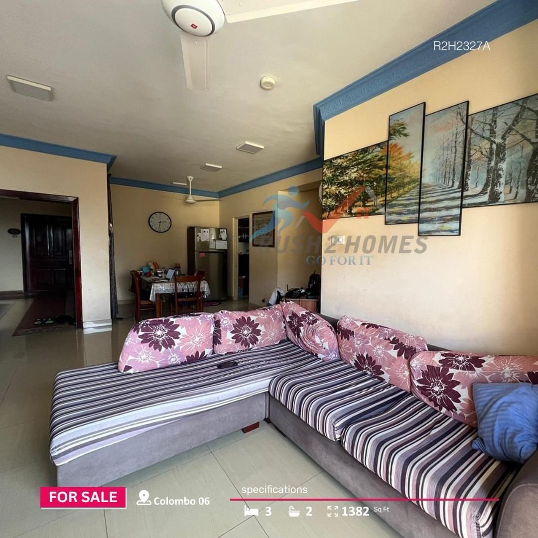 Sea View Apartment For Sale in Colombo 6